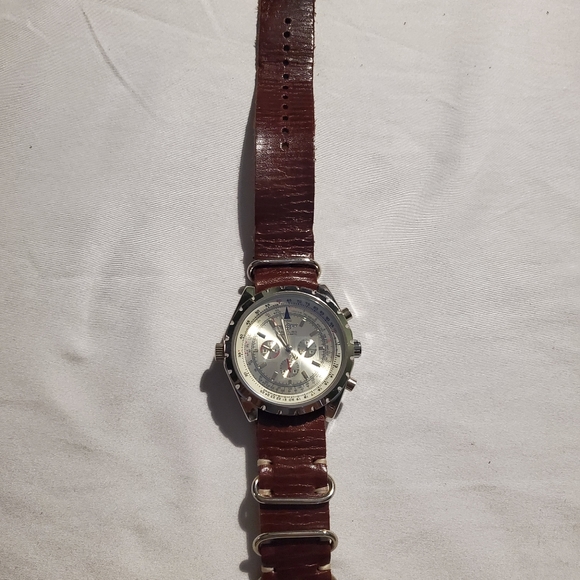 Watch - Picture 2 of 8